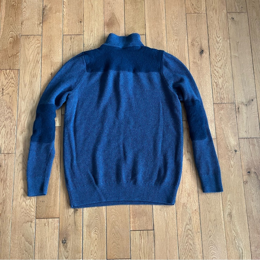 Vineyard Vines Sweater Shep Shirt - Size Medium - Picture 8 of 8